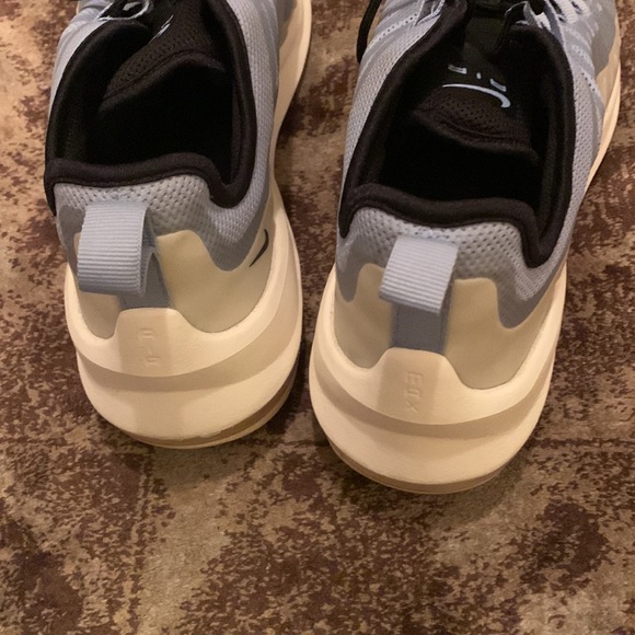 Nike Air Max Axis - Columbia, Navy, White - Size: 9.5 - Picture 6 of 11